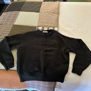 Essentials crewneck black kids XL brand NWOT 🖤